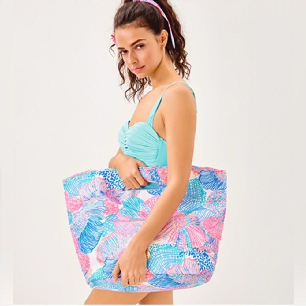 NWT Lilly Pulitzer Cooler Tote Bag In Multi Roar Of the Seas